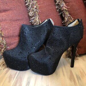 Womens Bling Booties Black US Size 9 New In Box Excellent Condition